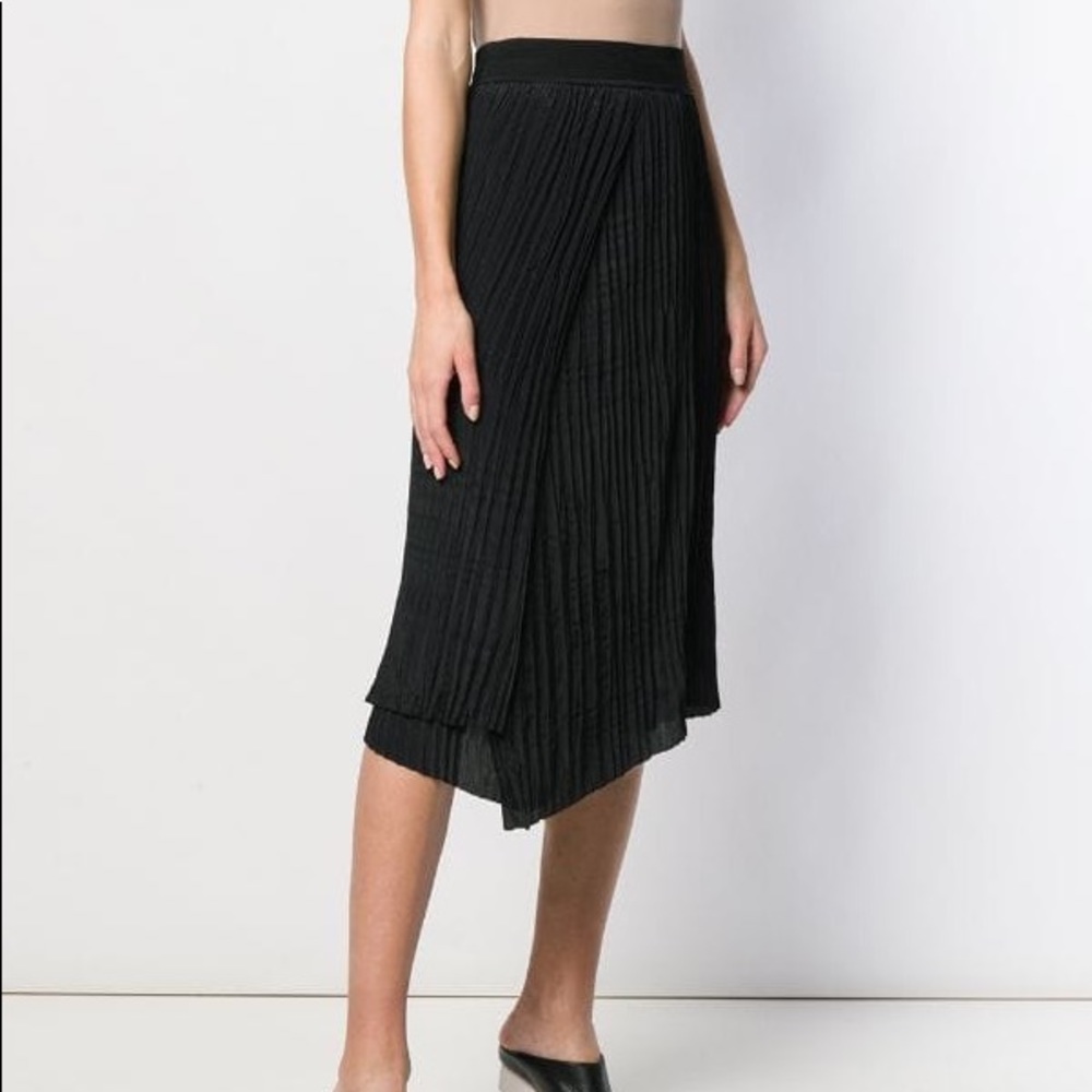 NWOT - Vince - Crinkle Pleated Skirt Black
